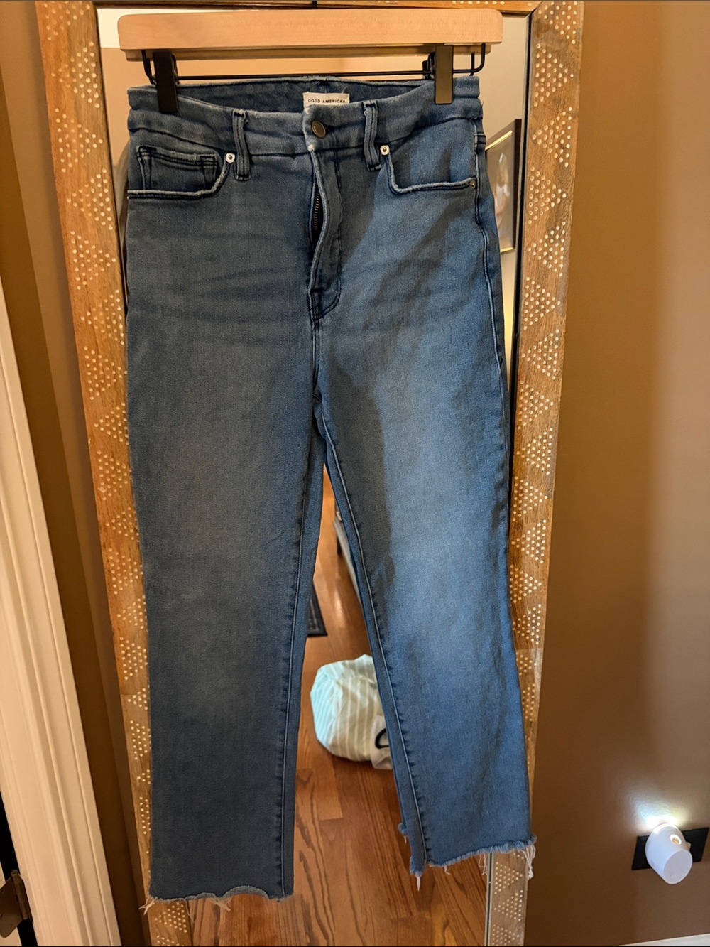 Good American women’s straight leg